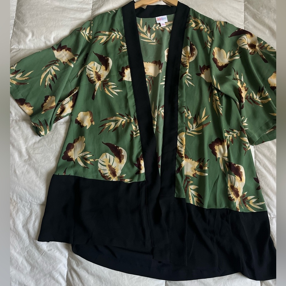 Green floral flowy kimono
